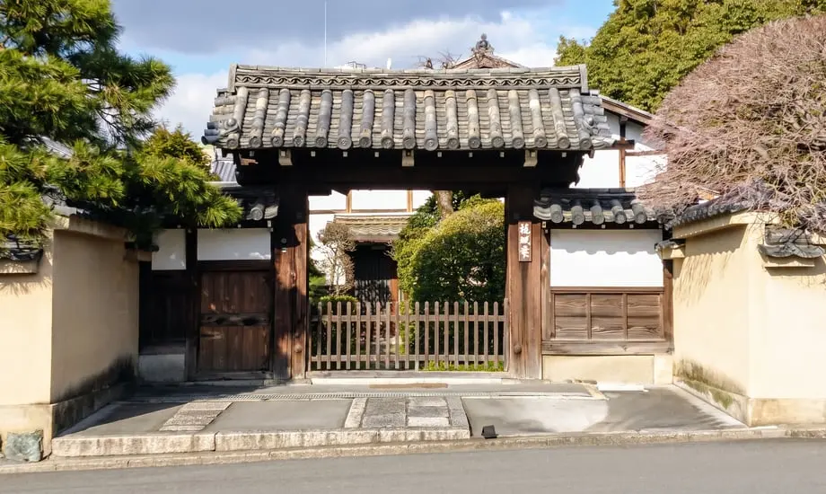 寺おくりホール 東山本町南_1
